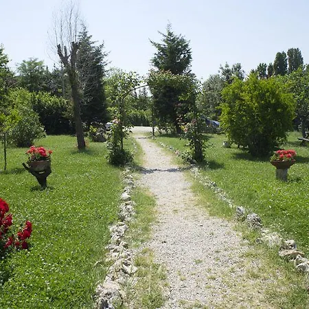 Agriturismo Case Mori مزرعة للإقامة *